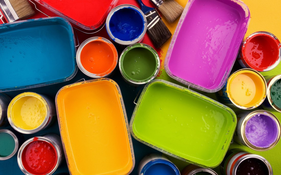 Colorful_oil_paints_Opened_paint_bucket